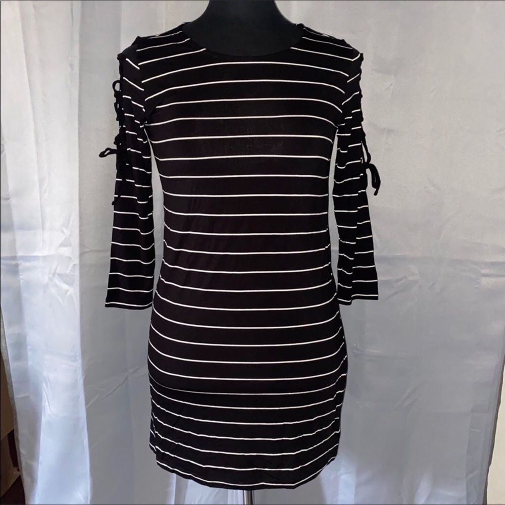 BB Dakota Women’s Striped Dress Medium